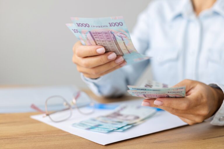 Українці задекларували 35,1 млрд іноземних доходів за 2024 рік