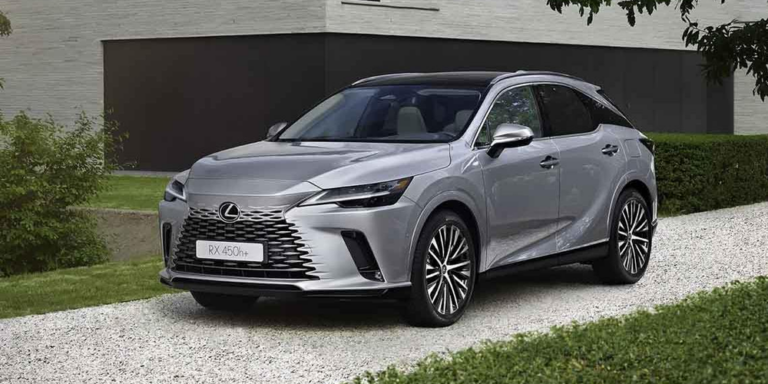 Lexus RX 450h+: кросовер, що заряджає не лише батарею, а й емоції