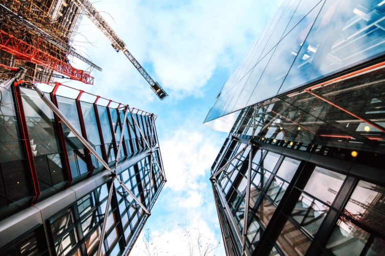 Дефіцит новобудов штовхає ціни вгору