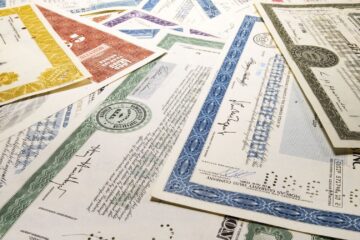 Військові облігації як новий “народний” фінансовий інструмент: хто купує та скільки це приносить державі