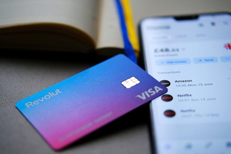 Revolut обмежив поповнення рахунків із банківських карт понад пів сотні країн