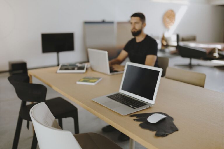 ШІ підвищує продуктивність без масових скорочень