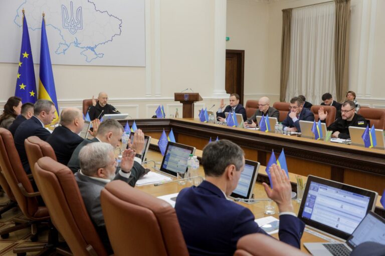 Украина получила $690 млн грантовой помощи от Японии и Канады