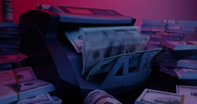 Объем депозитов в госбанках падает, иностранные банки привлекают клиентов