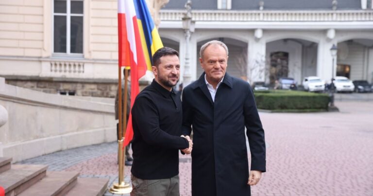 Польща розглядає можливість придбання великого державного банку в Україні