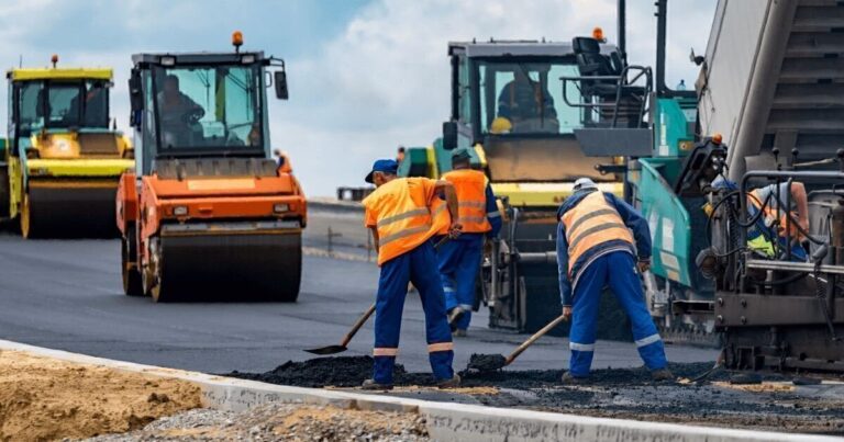 Правительство направило 12,6 млрд грн на дороги в 2026 году — куда пойдут средства