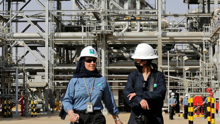 Саудовская Аравия вернула к полной мощности ключевой нефтепровод на 7 млн баррелей в сутки