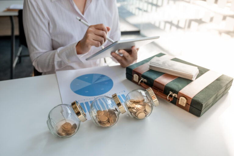 Минфин привлек еще 2,8 млрд грн через ОВГЗ: бюджет и дальше закрывают дорогими внутренними займами