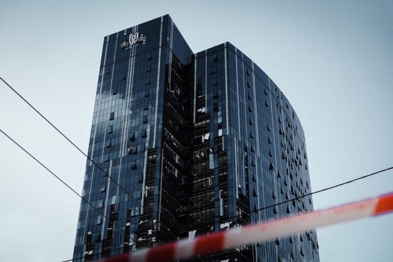 Финансовые итоги конца 2025-го: торговля ушла в минус, а финсектор вышел на рекордную прибыль