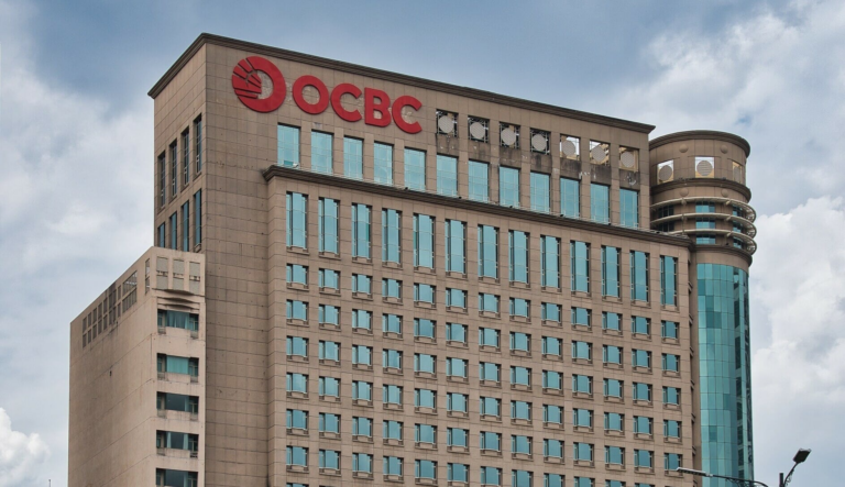 OCBC інтегрував ШІ-консультантів у банківський застосунок