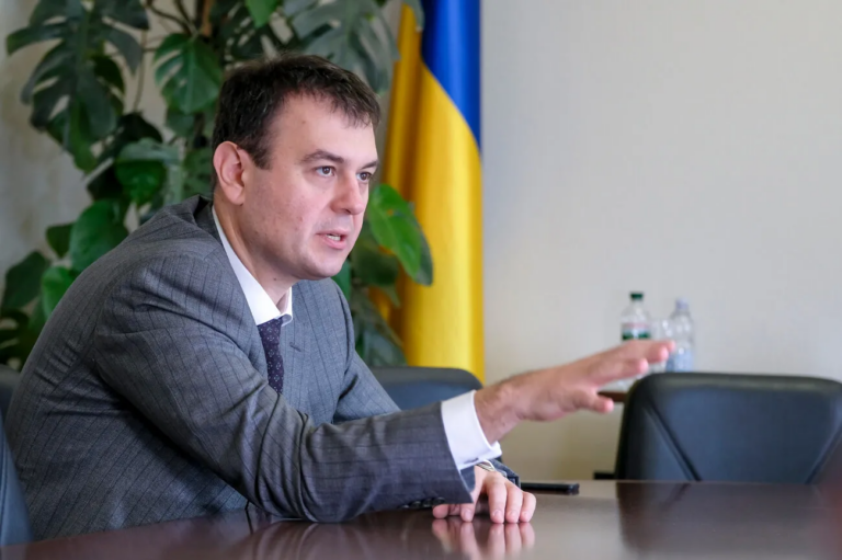 Гетманцев вимагає відставки Пишного через операцію «Форест Гамп» і скандал у Сенс Банку