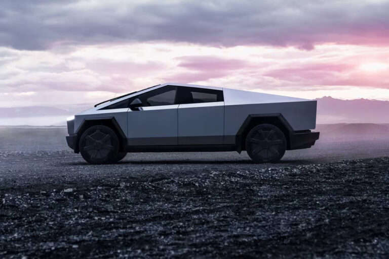 Cybertruck снова подорожал: Tesla добавила 5 тысяч долларов к цене двух версий