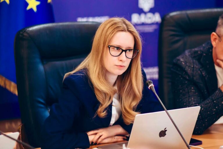 Минус 50 миллиардов доходов и более 20% расходов на долг: ситуация с бюджетом ухудшается